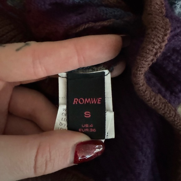 Crocheted Halter Top - Picture 7 of 7